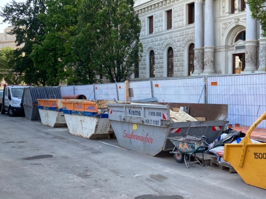 Bereitstellung von geeigneten Mulden und Containern durch Saubermacher Bau Recycling& Entsorgung